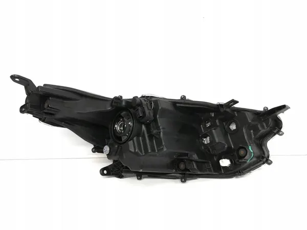 Faros delanteros izquierdo Toyota Yaris IV 2020- image 10