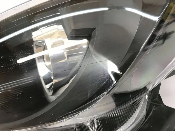 Faros delanteros izquierdo Toyota Yaris IV 2020- image 7