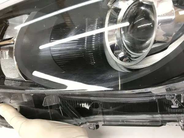 Faros delanteros izquierdo Toyota Yaris IV 2020- image 8