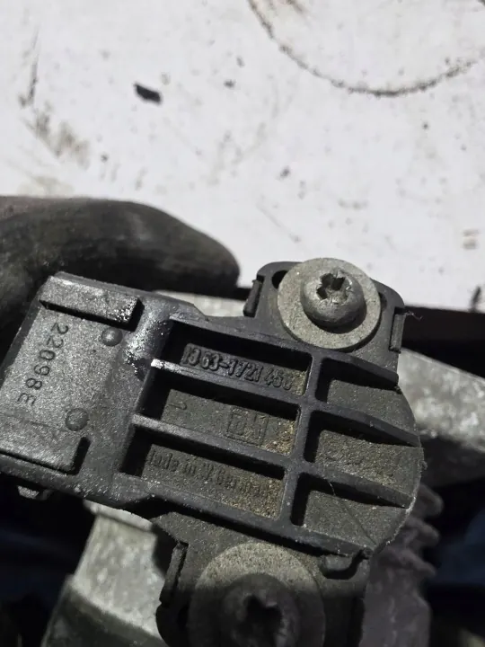 Gasklep OEM 13631721456 voor BMW E36 image 3