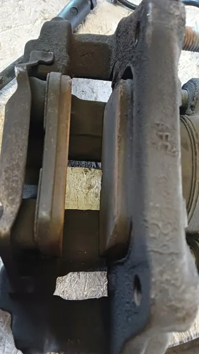 BMW F31 2.0D N47 Vasemman Etu Jarrusatula image 6