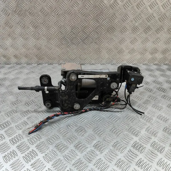 BMW X6 (E71, E72) Jousituskompressori 6859714 image 3