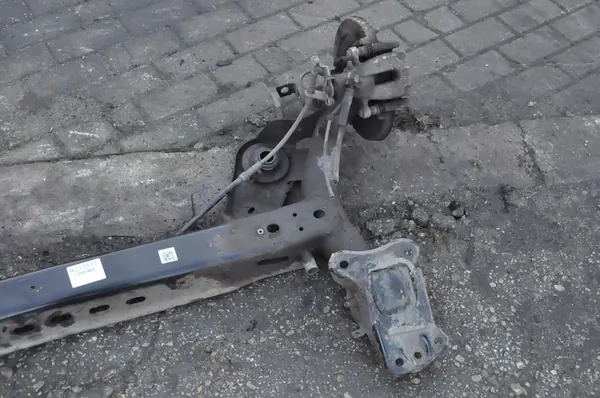 SEAT LEON III Trave Posteriore 5Q0501049AS image 4