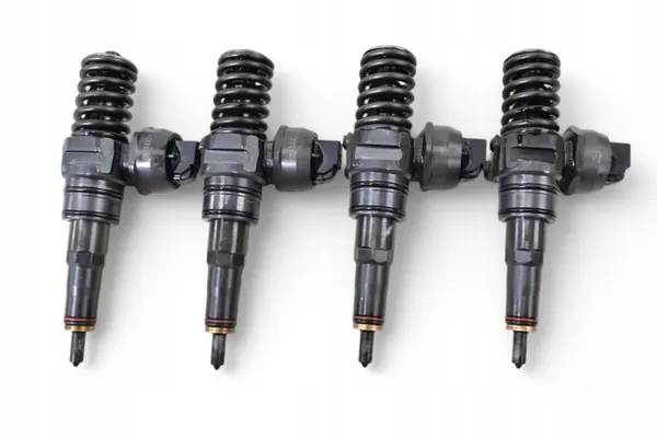 Pompe lave-glace OEM 038130073BN pour VW Polo 9N 1.4TDI image 5