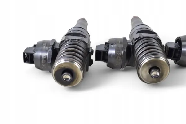 Pompe lave-glace OEM 038130073BN pour VW Polo 9N 1.4TDI image 7