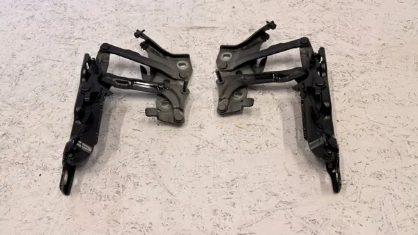 Audi A4 B9 Motorkapscharnier Links Rechts OEM 8W0823301E 8W0823302E image 6