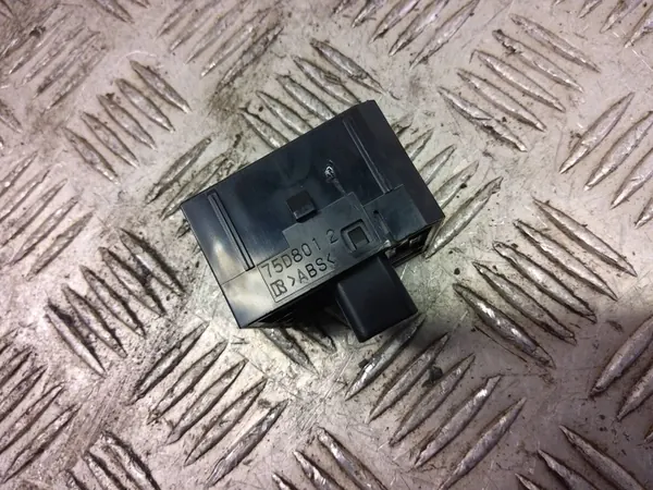 Prius 3 Mittarivalo 75D8012 image 6