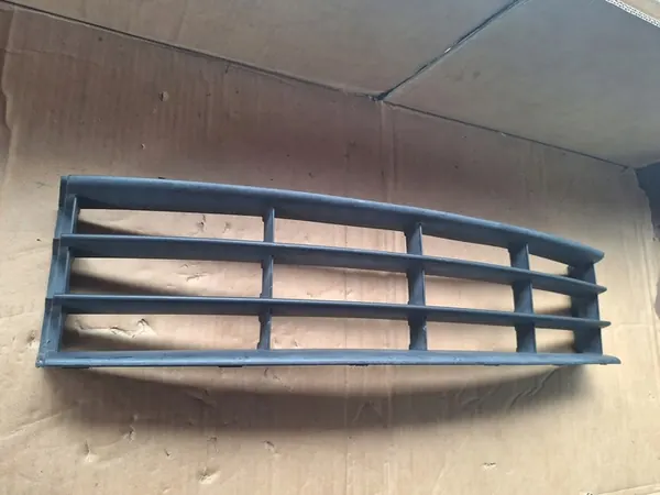 Etupuskuri Grilli Skoda Octavia II image 2