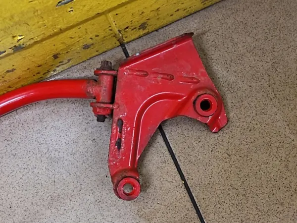 Mitsubishi OE Vorderer Federbeinspreizer für Colt VI image 6