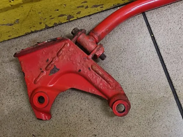 Mitsubishi OE Vorderer Federbeinspreizer für Colt VI image 7