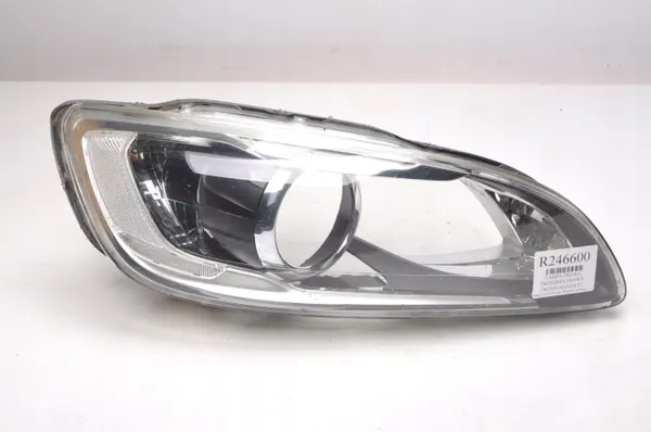Cobertura Farol Direito OEM 246600 para Volvo S60 V60 image 2