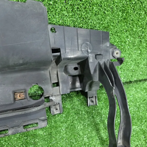 Porsche Macan 95B Nedre Stötfångarförstärkning 95B805241B image 10