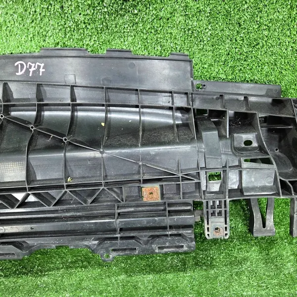 Porsche Macan 95B Nedre Stötfångarförstärkning 95B805241B image 4