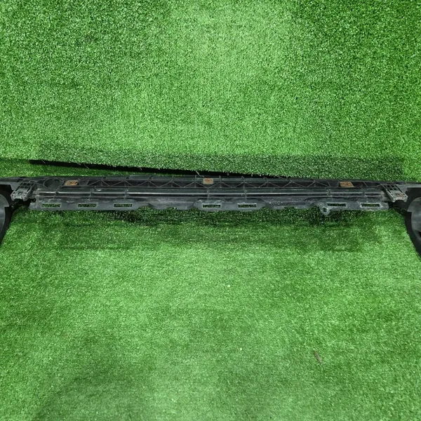 Porsche Macan 95B Nedre Stötfångarförstärkning 95B805241B image 6