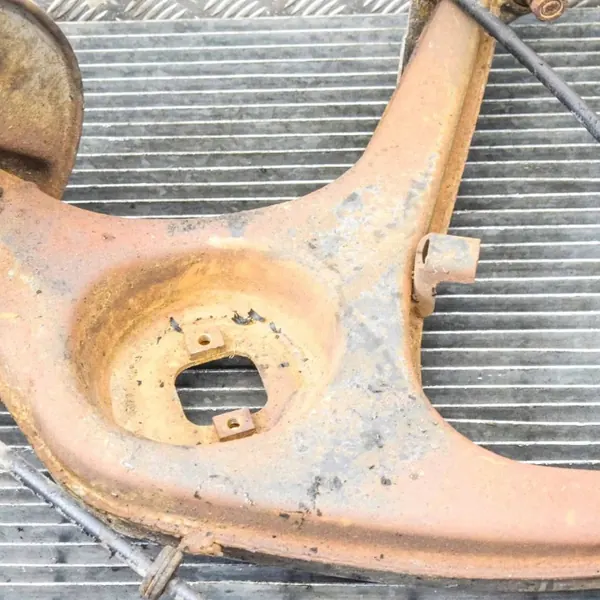 Pivot de direction arrière gauche OEM A1263502605 Mercedes image 4