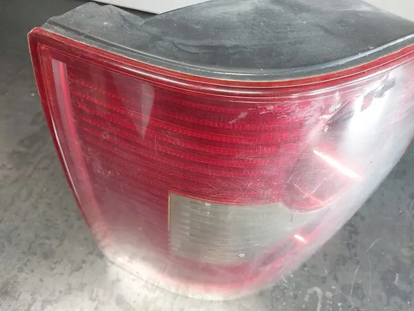 Luz trasera izquierda Volkswagen PASSAT B5 Lift 3B9945095AA image 9