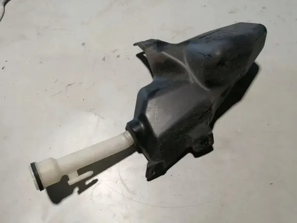 OEM 13260579 Pompe et Réservoir Lave-glace Chevrolet Cruze image 2
