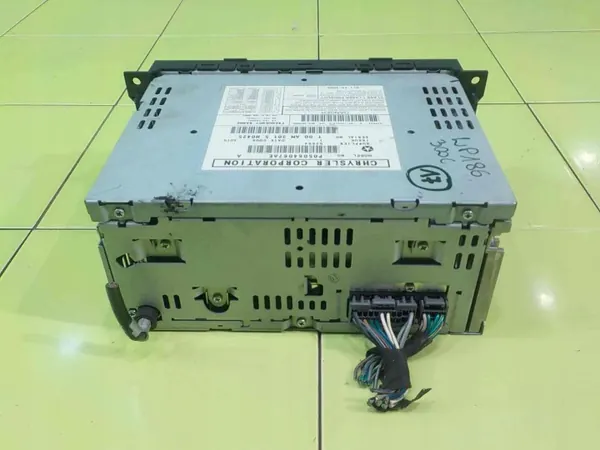 OEM P05064067AE radio-navigationsenhet för Chrysler 300C image 4
