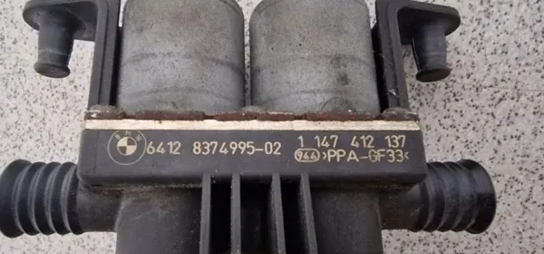 Soupape de contrôle de liquide de refroidissement BMW OEM 64128374995 image 3