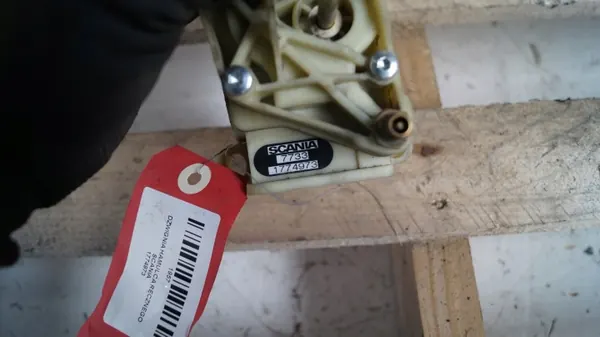 Levier de valve de frein à main OEM 1774973 Scania R image 3