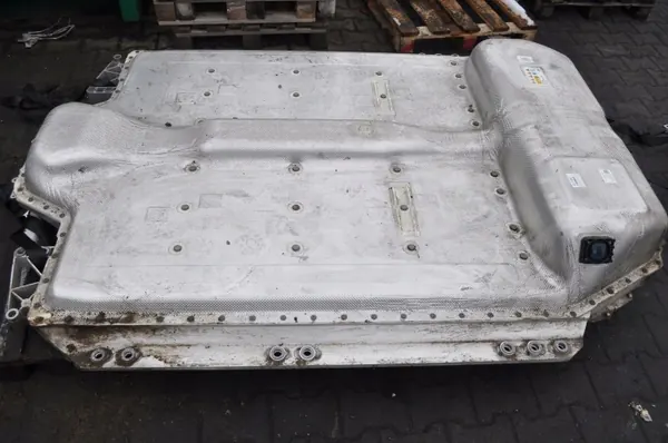 Bateria BMW OEM 8740408 232Ah 80 kWh Usada image 2