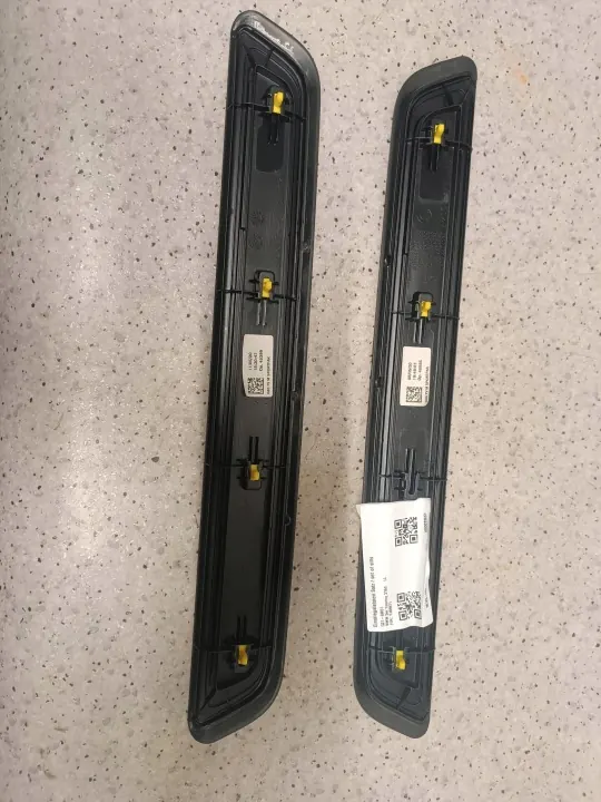 Protector de umbral BMW G80 G81 OEM 9451626 - Usado image 3