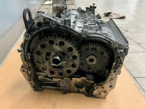 RENAULT 1.6 DCI KOP MET CAMSHAFTS 130C05277R image 6