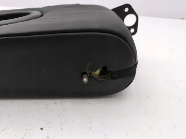 Accoudoir arrière Toyota RAV4 OEM AMD117136 Occasion image 3