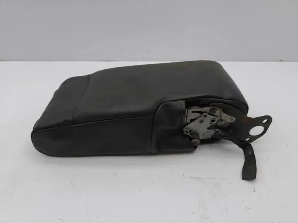 Accoudoir arrière Toyota RAV4 OEM AMD117136 Occasion image 4