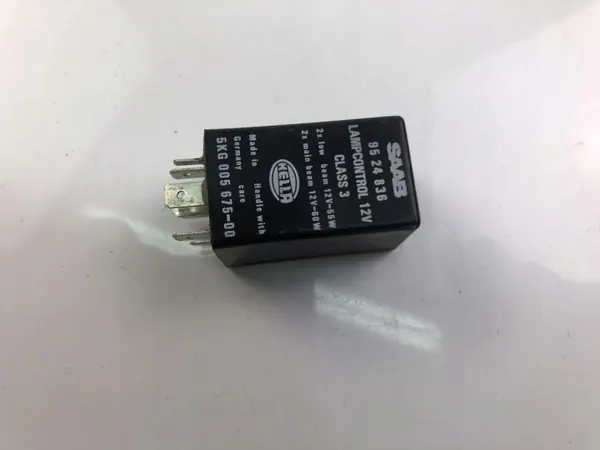 Relais Saab 9000 OEM 9524836 - État Utilisé image 3