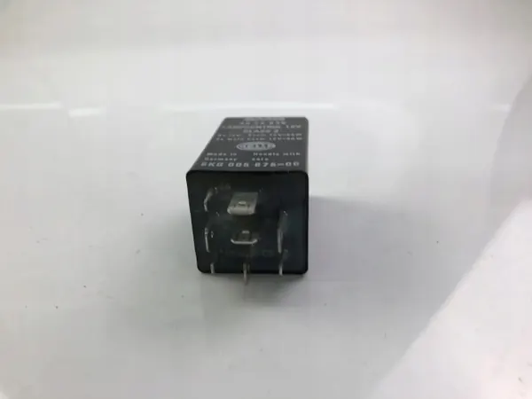 Relais Saab 9000 OEM 9524836 - État Utilisé image 4