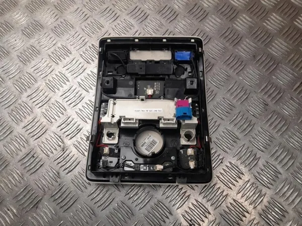 OEM 7P6 947 001 Plafonnier pour VW Touareg 2017 image 3