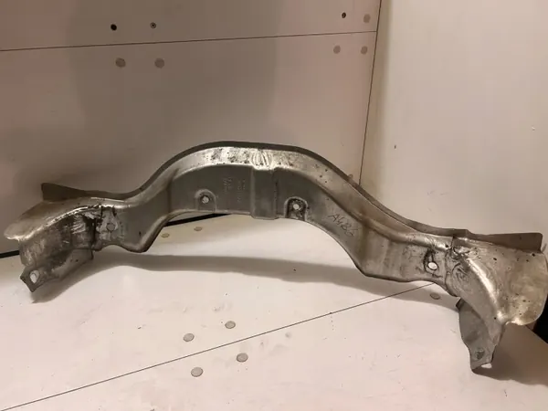 OEM 8E0 825 661 Etutunnelin lämpösuojus Audi A4 image 2