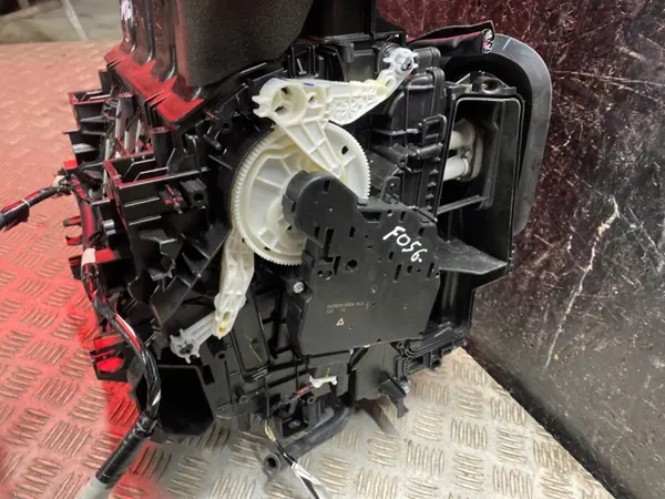 Toyota Blästerhus OEM 87050-F4020 Begagnad image 3