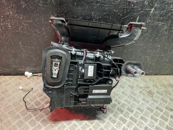 Toyota Blästerhus OEM 87050-F4020 Begagnad image 4