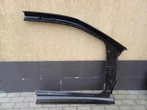 Skoda Citigo vasen kynnyspylväs OEM 1S3809605E image 6