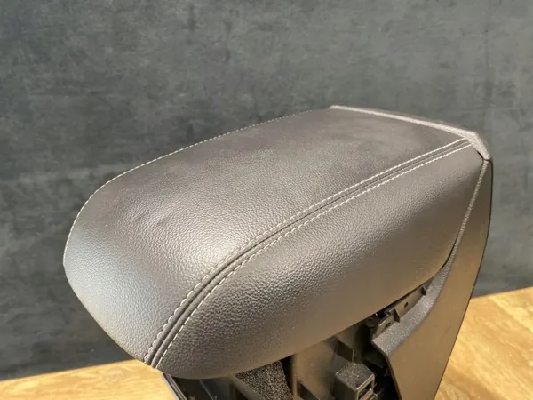 Middenconsole armsteun Ford Kuga MK2 OEM FAH13415 image 5