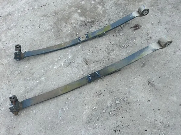 Muelle Mercedes Actros OEM 960 320 46 02 - Usado image 2