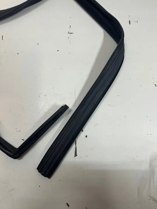 Junta porta traseira direita Kia Rio III OEM KRH8391 image 4