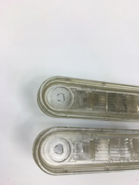 Luz de Placa Mercedes W124 1248200256 image 2