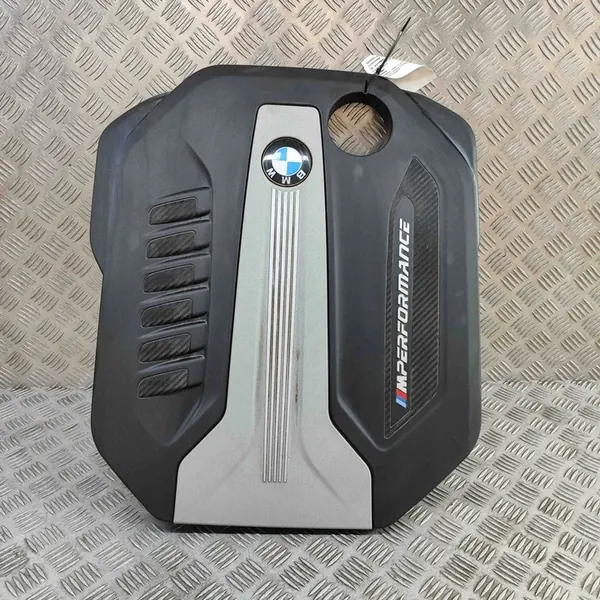 BMW X7 G07 2020 Moottorin yläkansi OEM 8571307 image 2