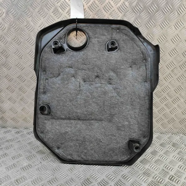 BMW X7 G07 2020 Moottorin yläkansi OEM 8571307 image 4