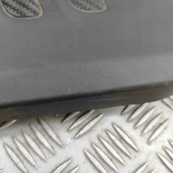 BMW X7 G07 2020 Moottorin yläkansi OEM 8571307 image 6