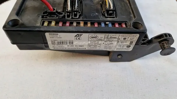 Módulo Caja de Fusibles OEM 7M3962258AD VW Sharan image 3