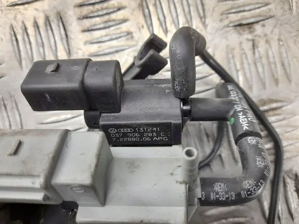 Válvula de vácuo Audi A7 S7 4G 2011 image 4