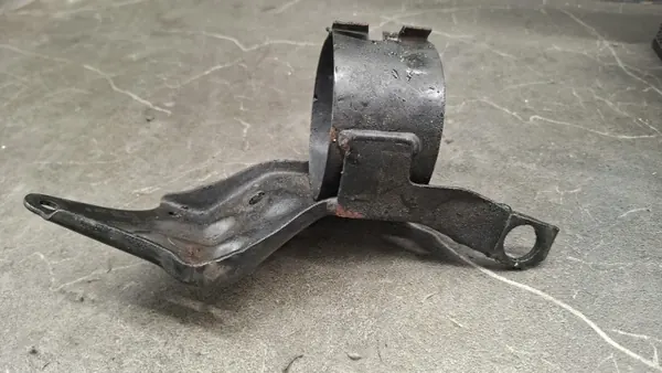Beugel OEM 8D0127224D voor VW Passat B5/B5GP image 2