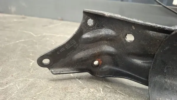 Beugel OEM 8D0127224D voor VW Passat B5/B5GP image 5
