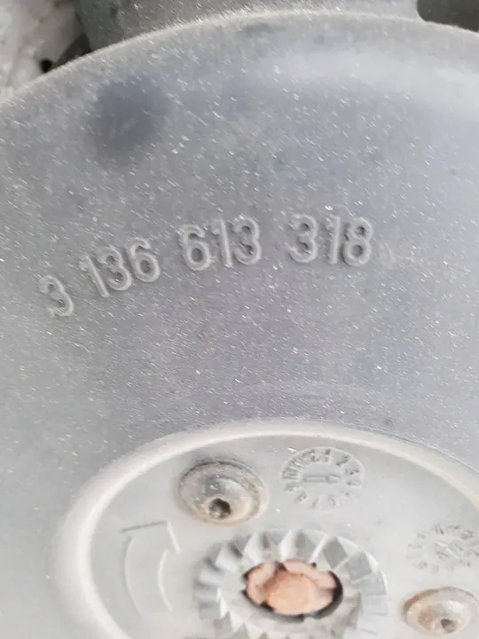 Mercedes E-Klasse W211 Ventilator A2115002193 image 2