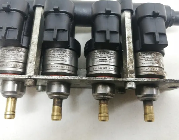 Rampa de injeção GPL OEM 67R016407 - Usado image 4