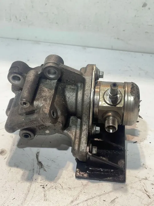 Pompe à injection Volvo S60 OEM AG9g9a413bd image 2